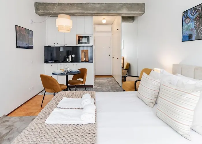 Ceuta By Lovelystay Apartman