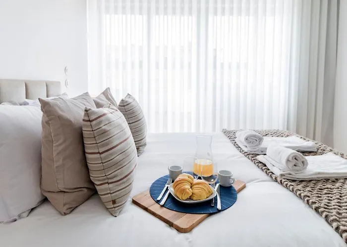 Ceuta By Lovelystay Apartamento *